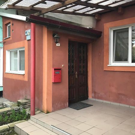 Уютная Квартира В Центре Старого Города! Kamianets-Podilskyi Exterior foto